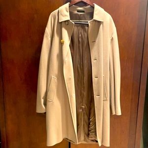 Selling my  trenchcoat only worn twice very nice great condition 42 long